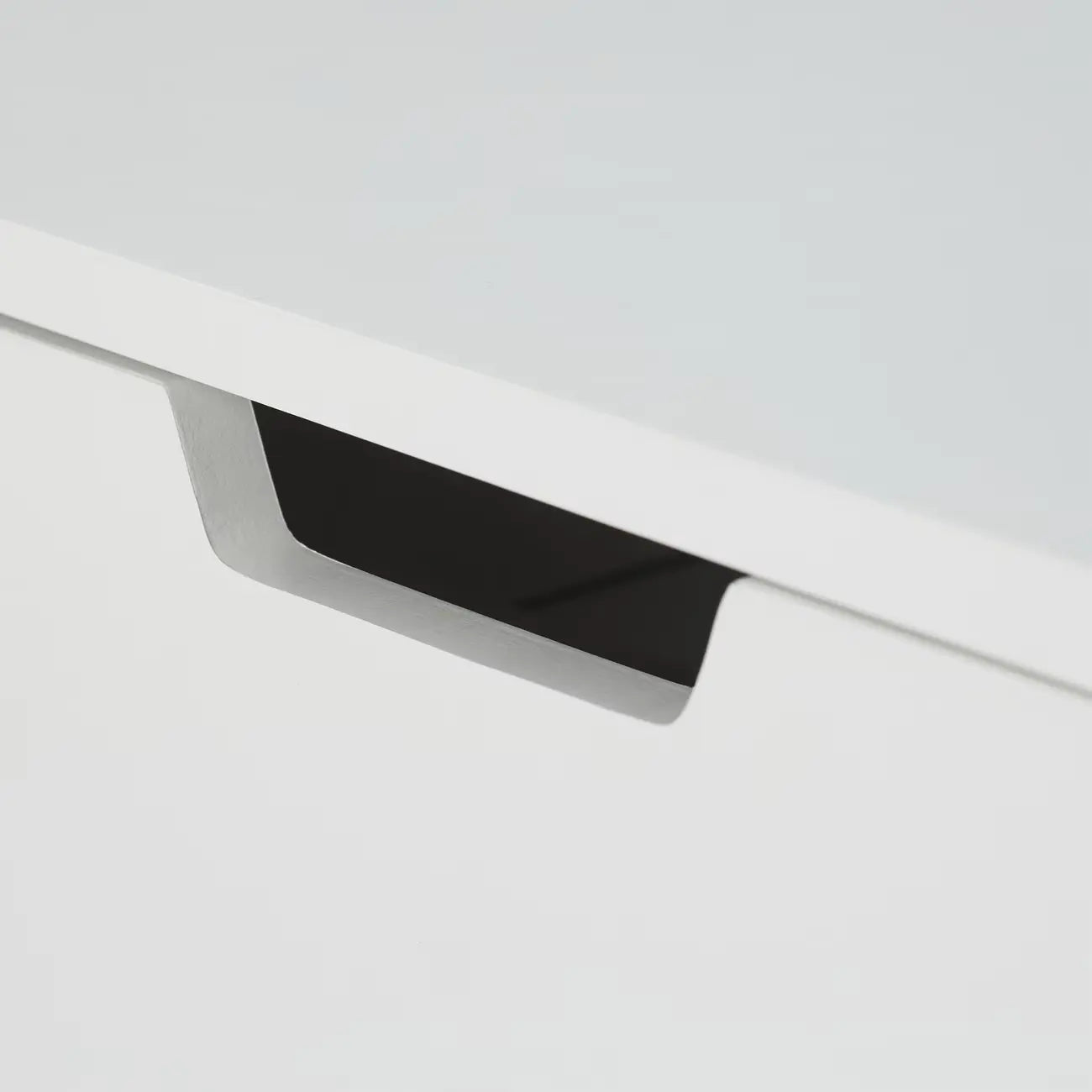 Table de chevet scandinave haute en bois blanc